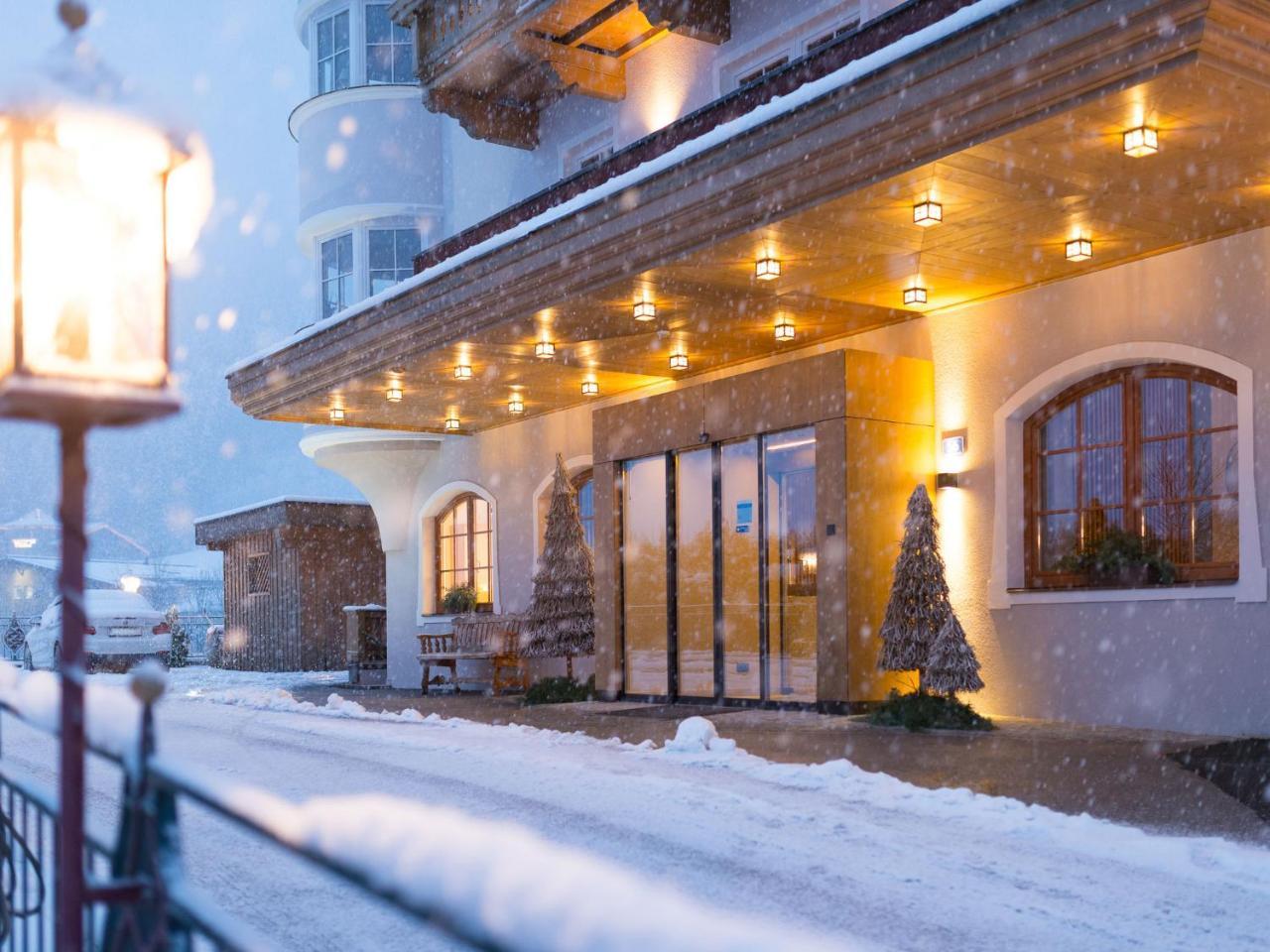 Hotel Bergzeit Grossarl Exteriör bild
